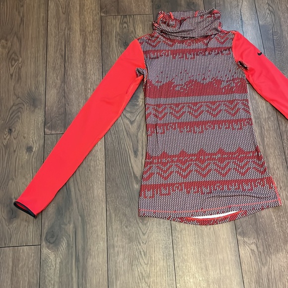 Nike pro fry fit woman’s hyperwarm turtleneck pullover size small -tall - Picture 2 of 10